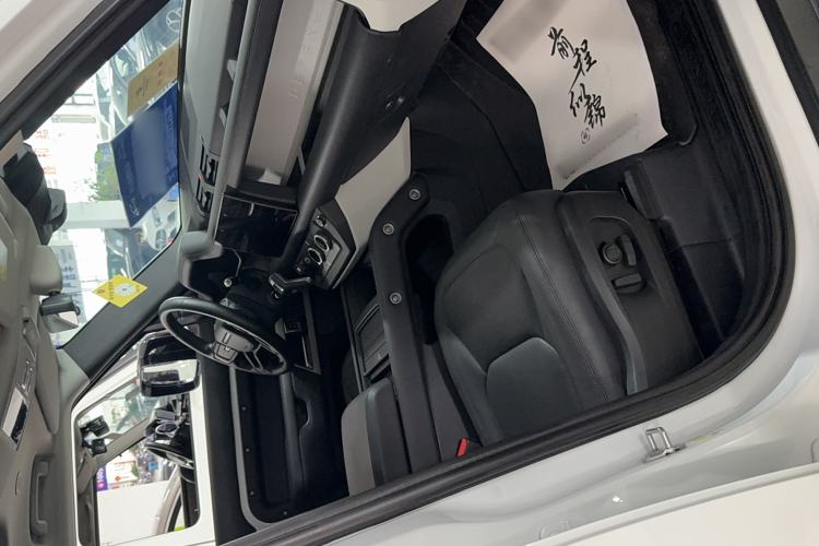 Used Land Rover Defender 2023 Facelift 110 3.0T P400 Dark Edition
