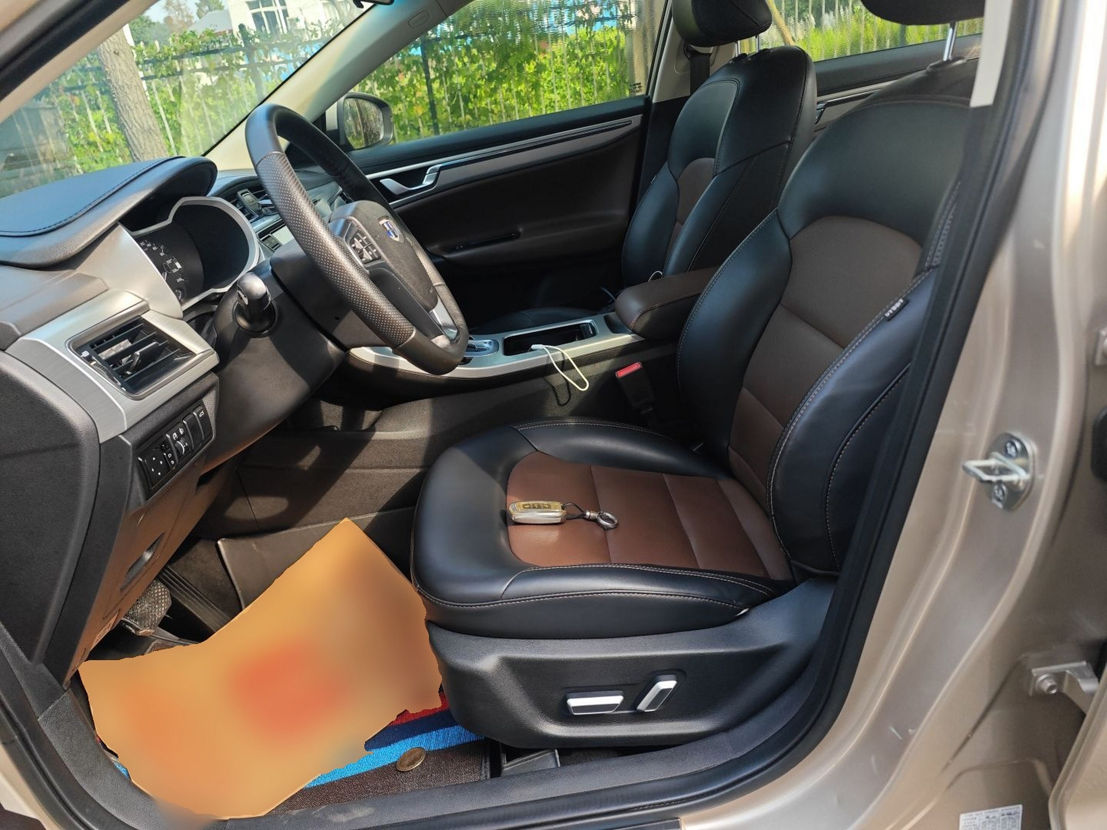 Переднее сиденье в автомобиле