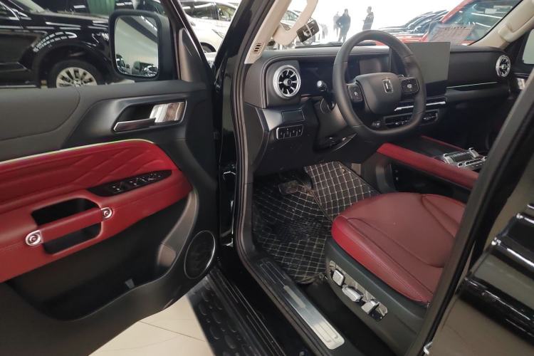 Used Tank 300 2025 2.0T Conqueror