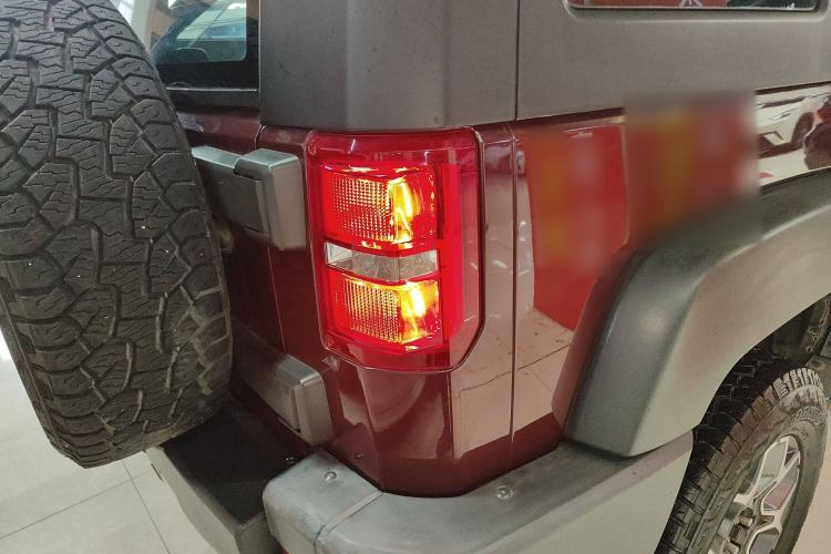 Used Beijing Auto BJ40 2016 40L 2.3T Automatic All-Wheel Drive Premium Edition
