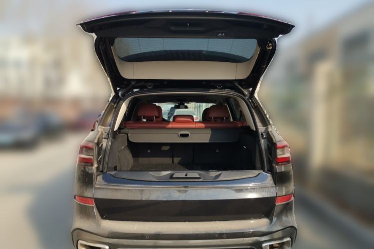 Used BMW X5 2022 xDrive 30Li Luxury M Sport Package
