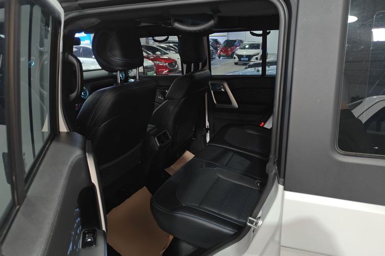 Used  BJ40 2024 2.0D Blade Hero Glory Edition
