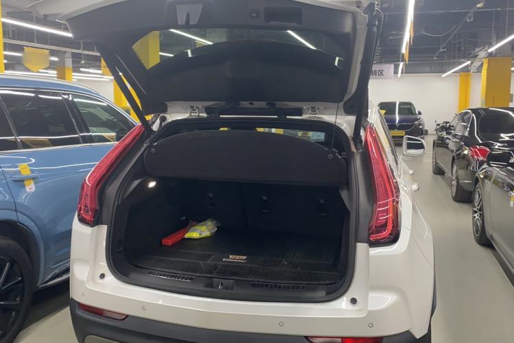 Used Cadillac XT4 2020 28T Two-Wheel-Drive Leading Version
