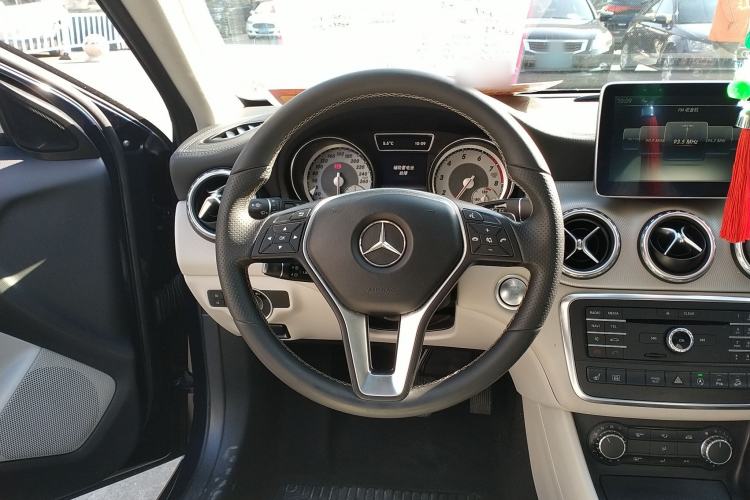 Used Mercedes-Benz GLA 2016 GLA 220 4MATIC Fashion Edition
