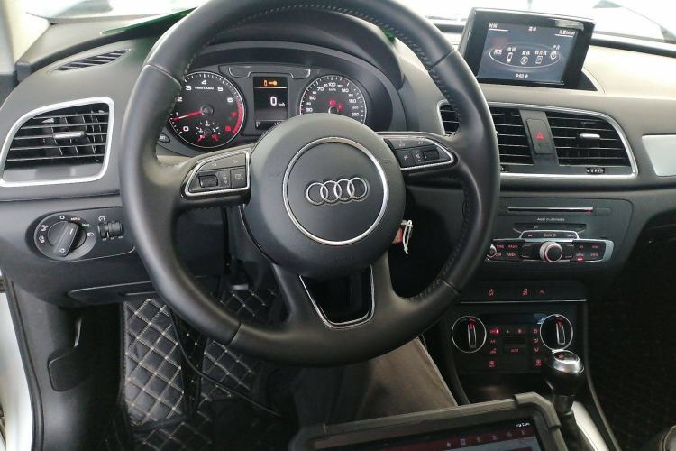 Used Audi Q3 2017 30 TFSI Fashion Model
