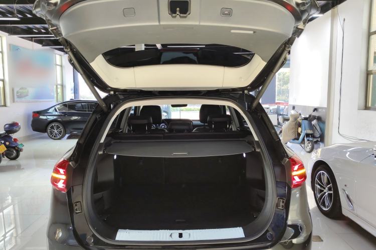 Used Hongqi HS5 2022 Revised Version 2.0T Smart Connect Flagship Edition
