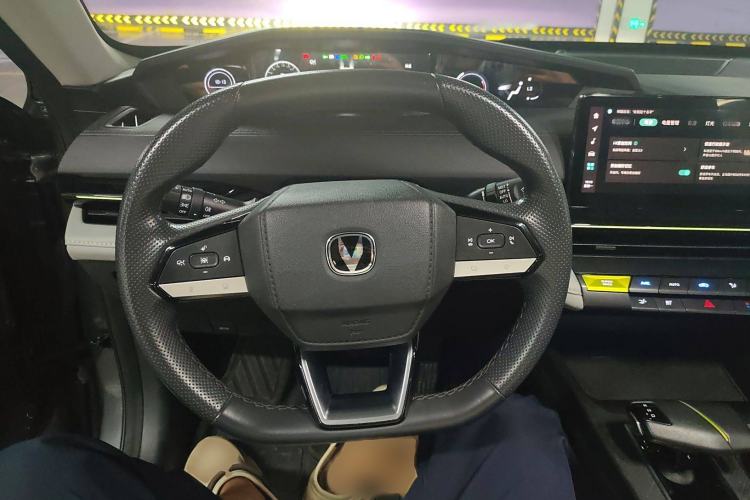 Used Changan UNI-V iDD 2023 ZhiDian iDD 1.5T 113km ZhiKu Model
