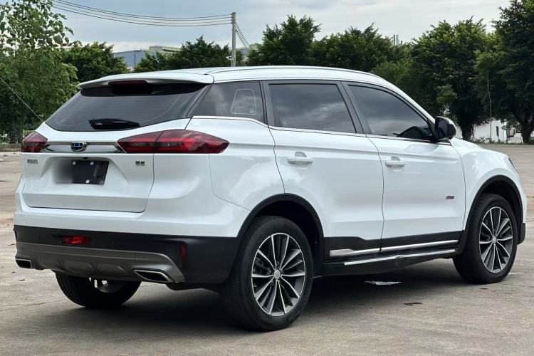 Used Geely Auto Emgrand X7 Sport 2018 1.8TD Automatic Two-Wheel Drive ZhiZun Model with 4G Connectivity