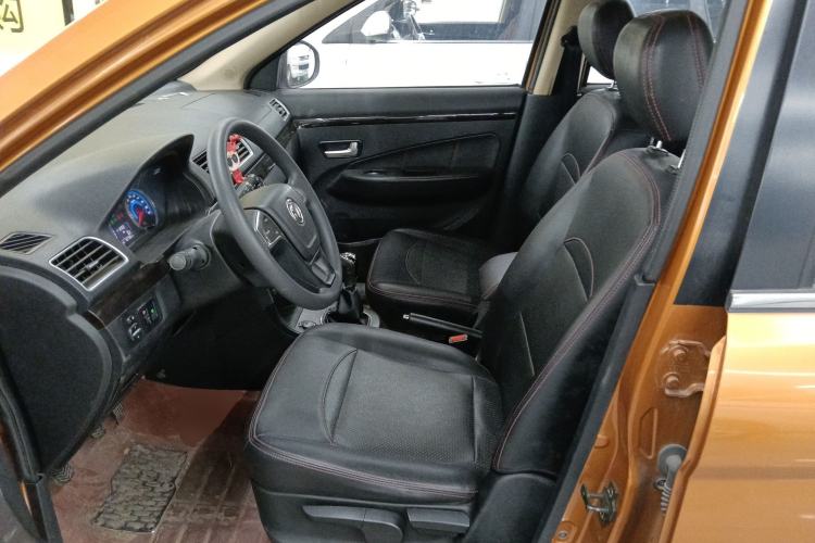 Used Dongfeng Fengon 360 2015 1.5L Manual Luxury 7-Seater China IV Standard
