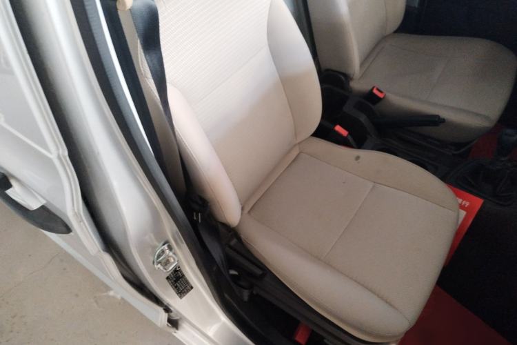 Used Wuling Hongguang V 2022 1.5L Jingqu Edition Enclosed-Window Vehicle with Electric Power Steering LAR
