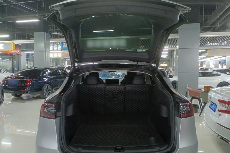 Used Tesla Model Y 2023 Rear-Wheel-Drive Version
