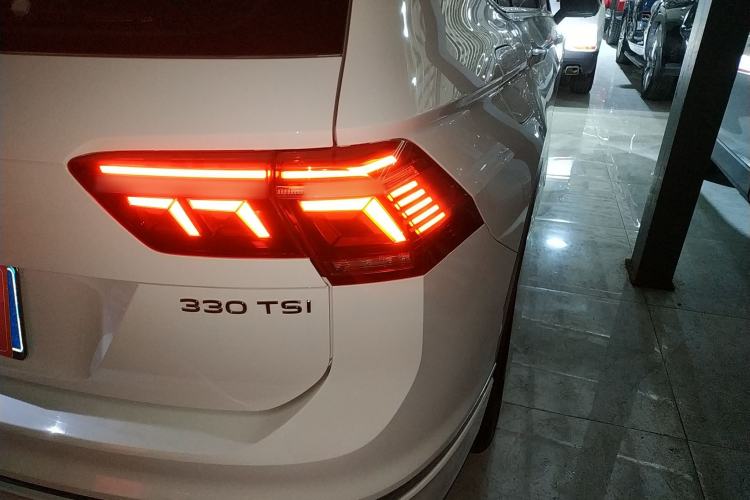 Used Volkswagen Tiguan L 2022 330TSI Automatic Two-Wheel Drive R-Line Enhanced Edition
