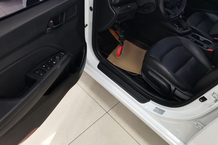 Used Hyundai Elantra 2019 1.4T Dual-Clutch Xuan Dong · Dynamic Model