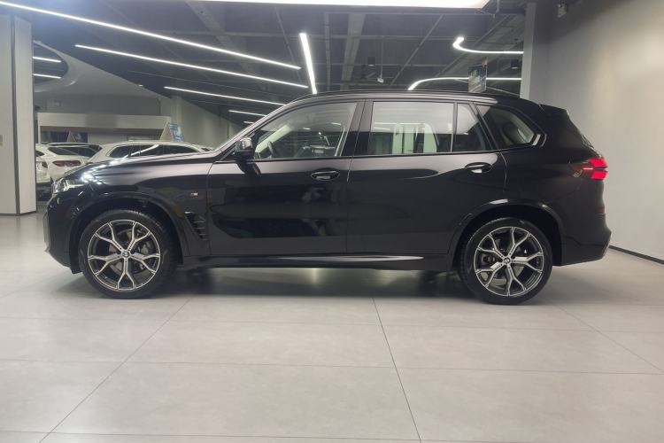 Used BMW X5 2023 xDrive 30Li Luxury M Sport Night Edition Package
