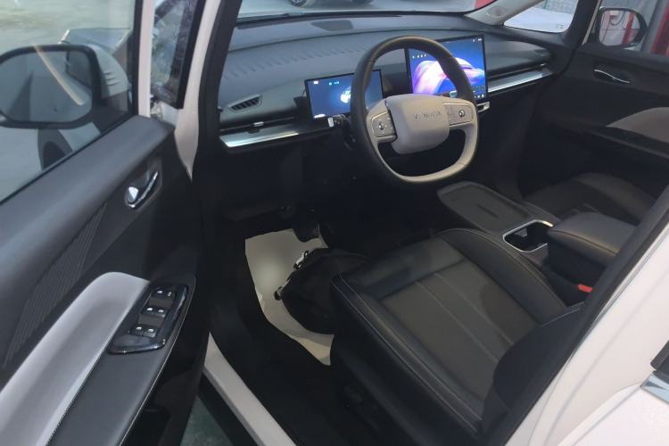 Used Venucia VX6 2025 Large Flat-Layout 520 Pro
