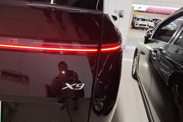 Used XPeng X9 2024 610 Long-Range Pro
