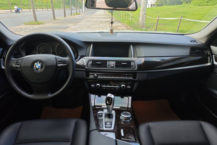 Used BMW 5 Series 2014 525Li Leading Model
