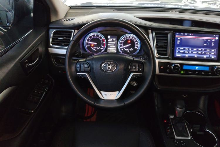 Used Toyota Highlander 2018 2.0T Four-Wheel Drive Luxury Edition 7 Seats China V Emission Standard
