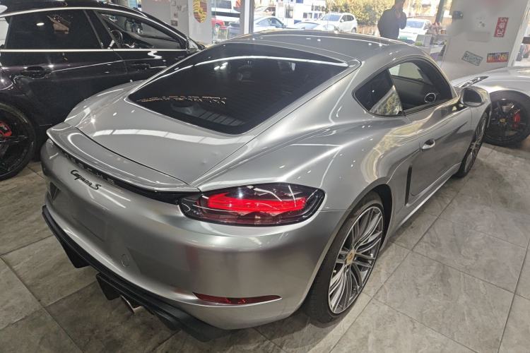 Used Porsche 718 2016 Cayman 2.0T
