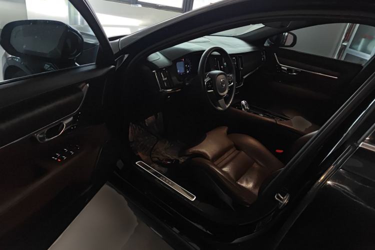 Used Volvo S90 2023 B5 Zhiyuan Luxury Edition
