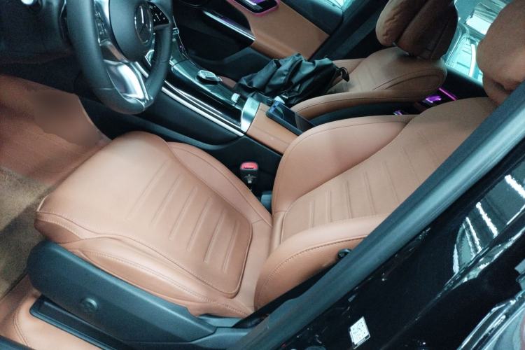 Used Mercedes-Benz GLC 2025 Refresh GLC 260 L 4MATIC Dynamic Edition
