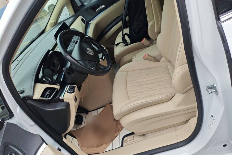 Used Buick GL8 2023 Facelifted Land Cruiser Executive Luxury Version
