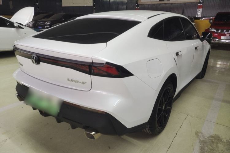 Used Changan UNI-V iDD 2023 ZhiDian iDD 1.5T 113km Smart & Fun Version
