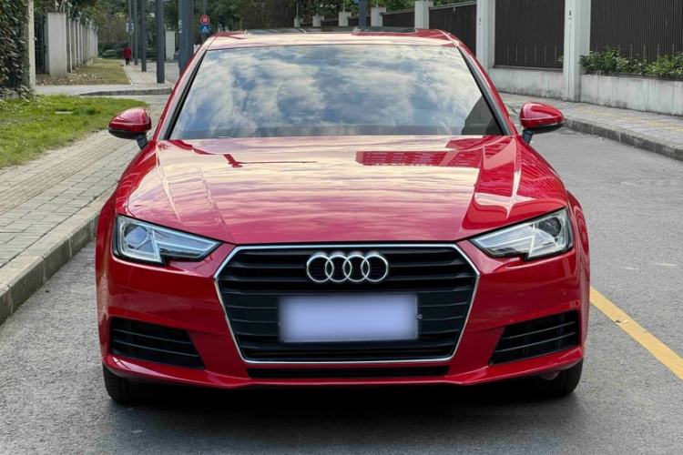 Used Audi A4L 2017 40 TFSI Ambition Edition

