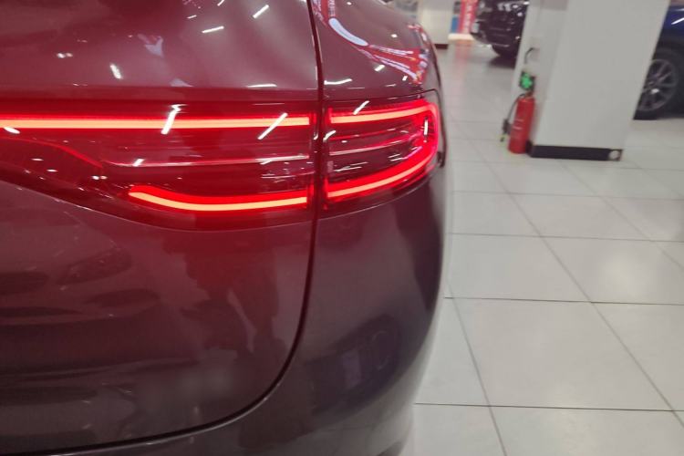 Used Hima Luxeed R7 2024 All-Electric 802 km Max
