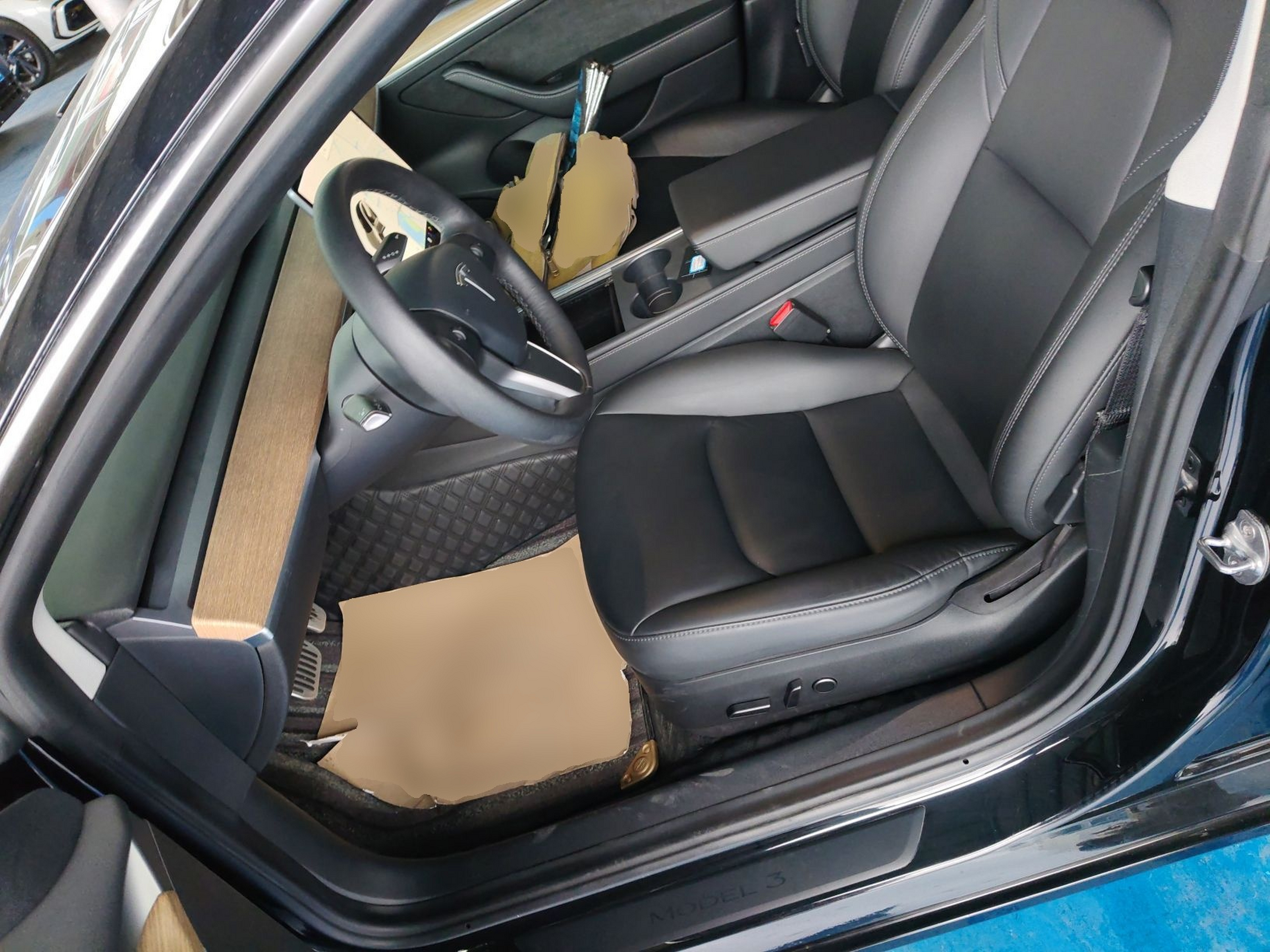 Переднее сиденье в автомобиле