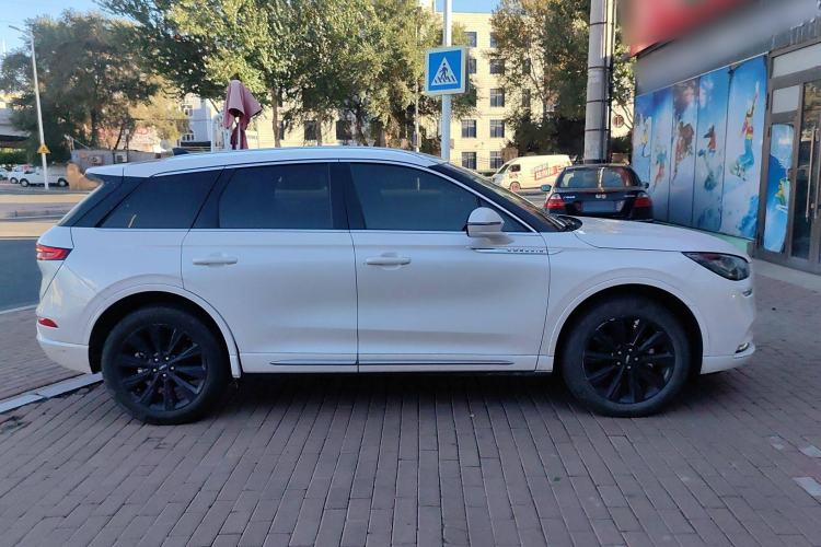 Used Lincoln Corsair 2022 2.0T Two-Wheel-Drive MONO Limited Edition
