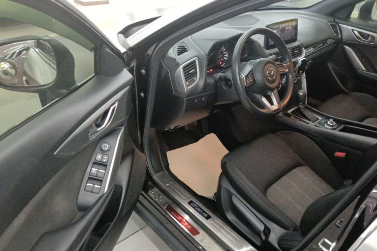 Used Mazda CX-4 2018 2.0L Automatic Two-Wheel Drive Blue Sky Dynamic Version China V Standard