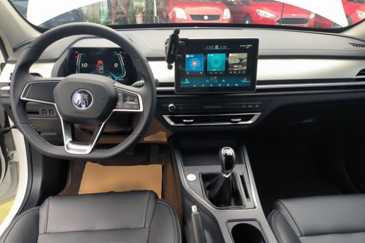 Used BYD Qin Pro 2019 Super Edition 1.5TI Manual Smart Connect Fierce Model China V Standard
