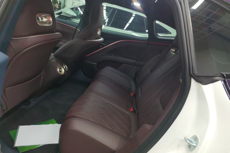 Used  11 2025 Ultra Extended-Range Edition