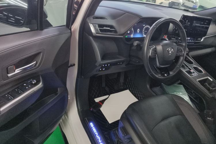 Used Toyota Sienna 2021 2.5L Hybrid Ultimate Edition
