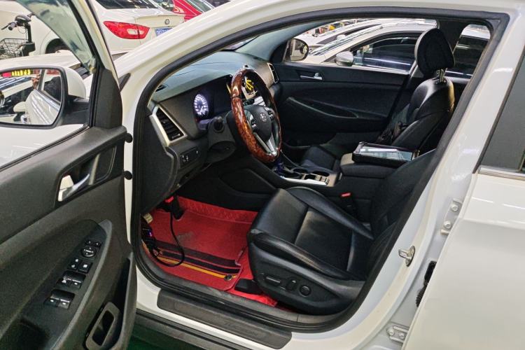 Used Hyundai Tucson 2018 1.6T Dual-Clutch Two-Wheel Drive 15th Anniversary Special Edition