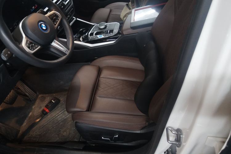 Used BMW i3 2024 eDrive 35 L
