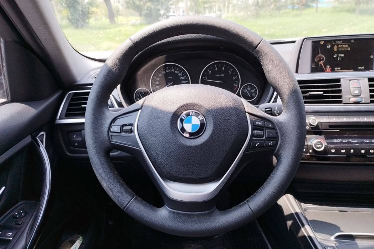 Used BMW 3 Series 2016 320Li Ambition Model
