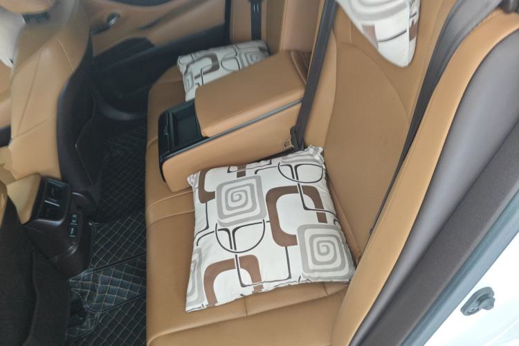 Used Lexus ES 2020 300h Deluxe Edition
