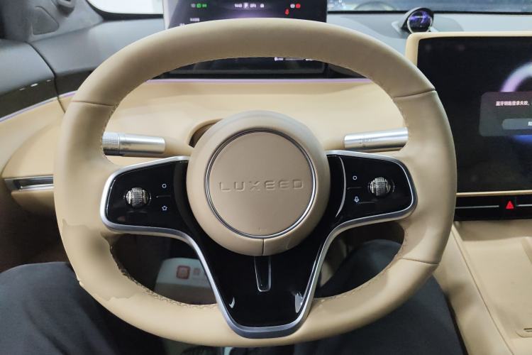 Used Hima Luxeed R7 2024 All-Electric 802 km Max
