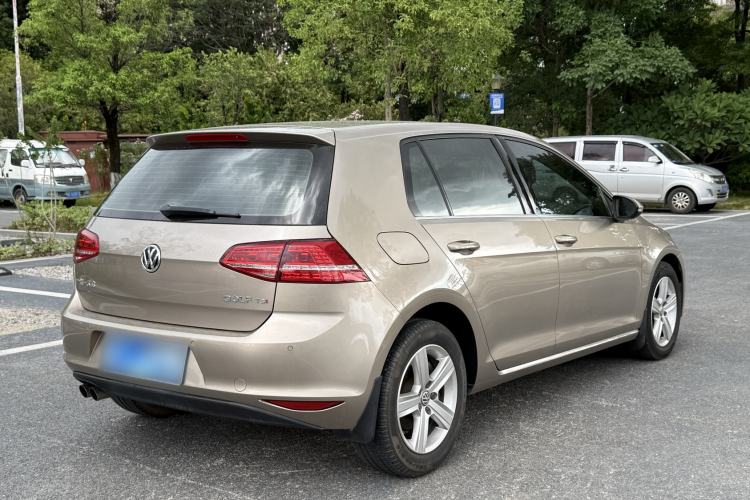 Used Volkswagen Golf 2016 230TSI Automatic Comfort Version
