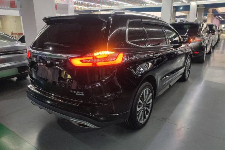 Used Ford Edge 2021 PLUS EcoBoost 245 Two-Wheel-Drive Titanium 7-Seater
