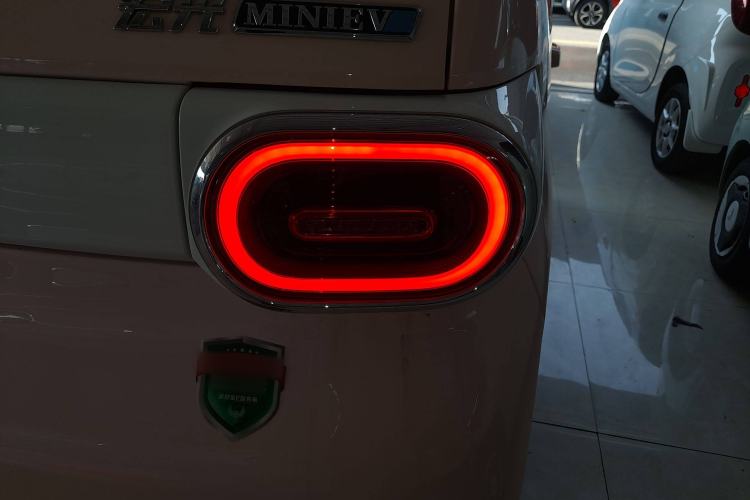 Used Wuling Hongguang MINIEV 2024 3rd Generation 215km Advanced Version
