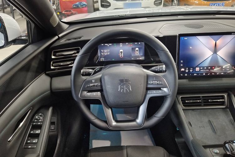 Used BYD Qin L 2025 DM-i Smart Drive 120KM Superior Model