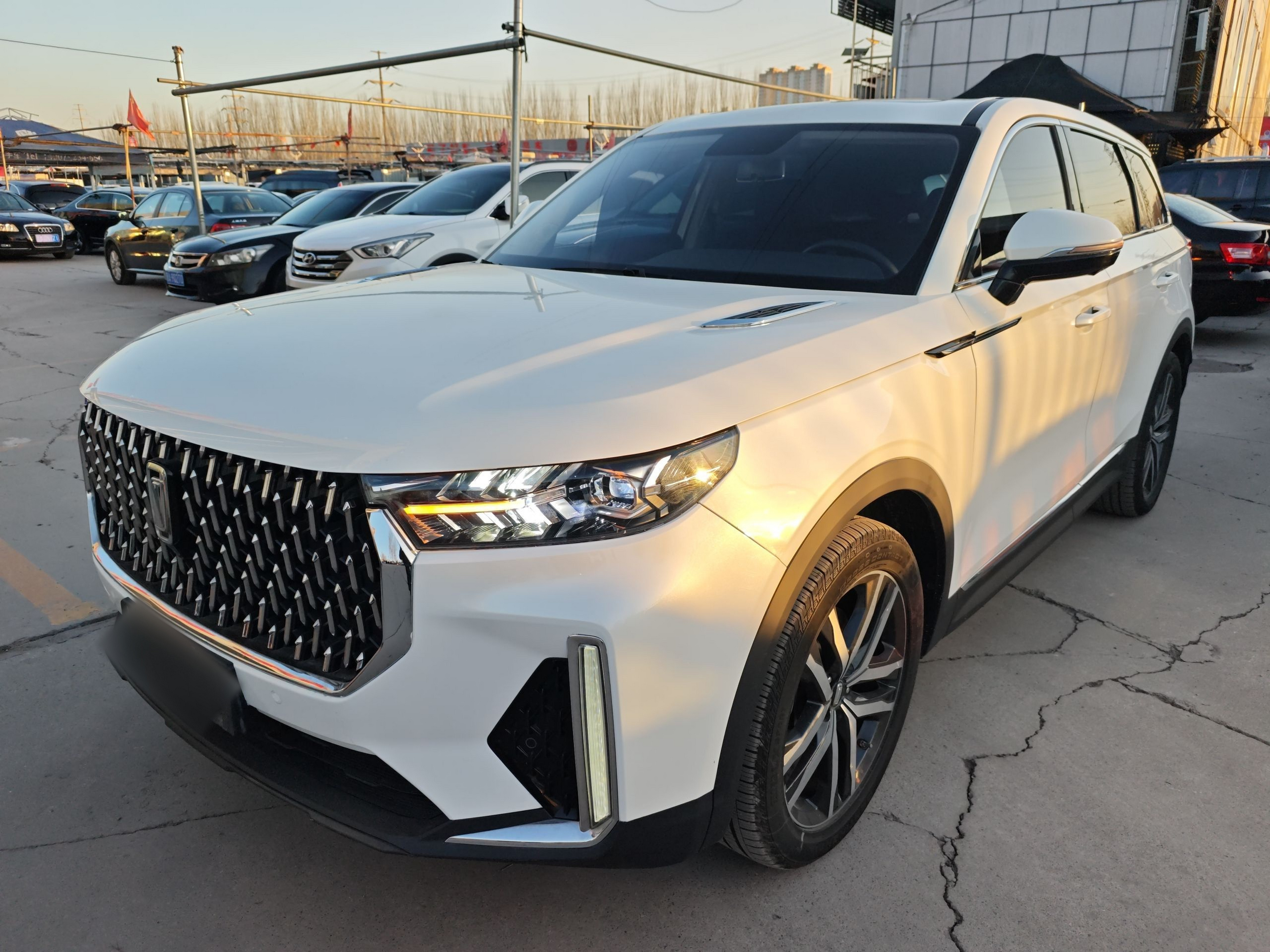 Под передней частью автомобиля