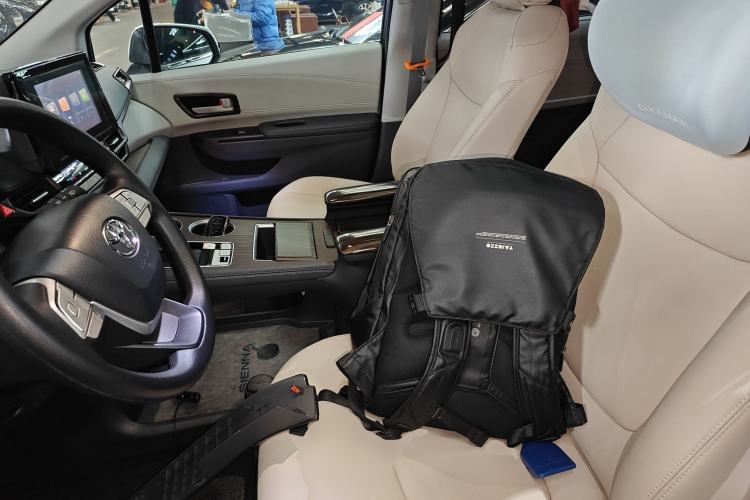 Used Toyota Sienna 2023 2.5L Hybrid Comfort Edition
