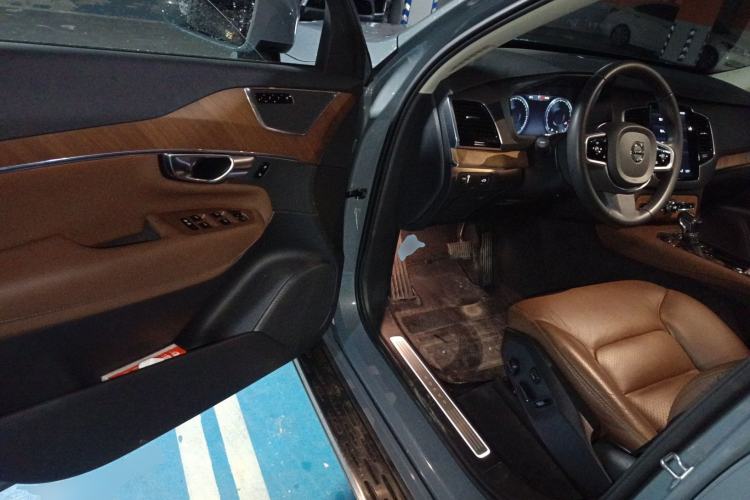 Used Volvo XC90 2020 T6 Zhiyi Luxury 7-Seater
