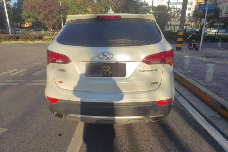 Used Hyundai Santa Fe 2013 2.4L Automatic 4x4 Smart Version
