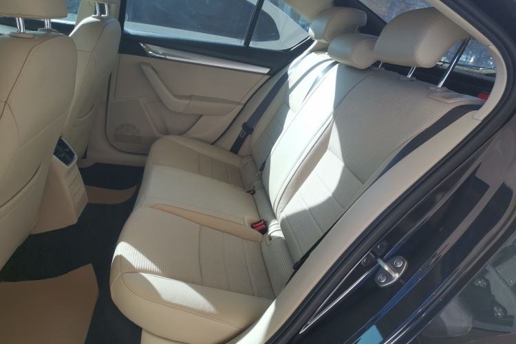 Used Skoda Octavia 2015 1.6L Automatic Yijie Edition
