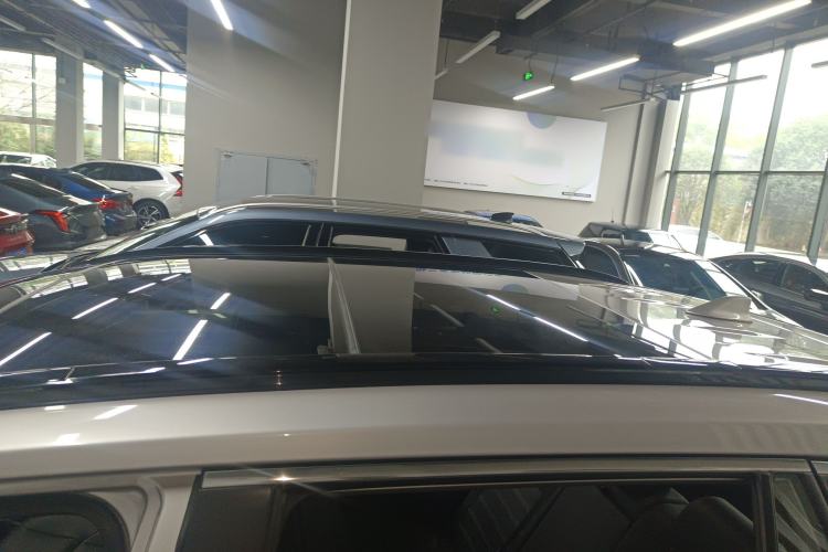 Used Toyota Wildlander 2023 2.0L CVT Four-Wheel Drive Luxury PLUS Edition
